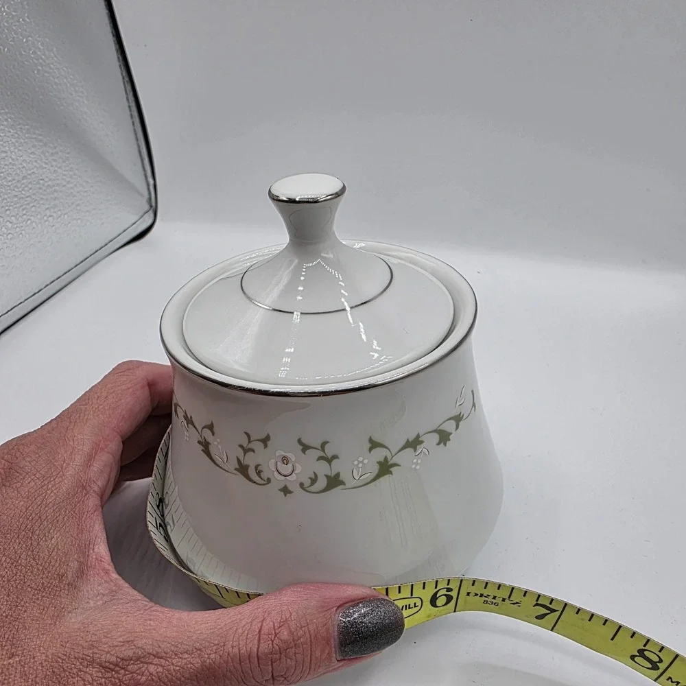 Sheffield Japan White Floral Elegance Porcelain Sugar And Creamer Bowl‎ With Lid